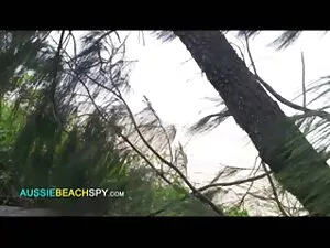 堕落した異性は、視聴者の喜びのために一人 ...