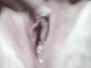 ユーロのふしだらな女は素晴らしい洗顔をす ...