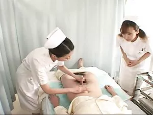 彼女は混乱の後に精子をきれいにする方法を ...