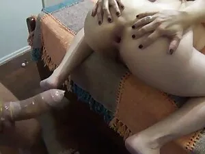 彼女のおもちゃで素晴らしいショーを置くか ...