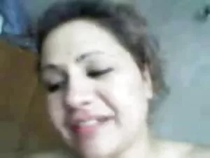 ニューハーフは彼女の大きなコックで自慰行 ...