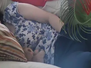 美味しいコーヒットの彼女の湿潤滑. 女性 ...