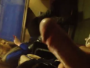 彼女はフェラチオを専門としています。 女 ...