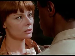 縛られたビジネスマンは足と尾をくすぐる。 ...