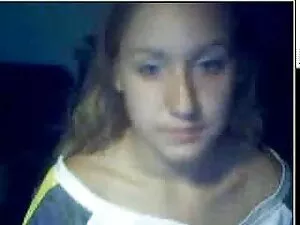 彼女の濡れた猫で遊ぶために日本の女の子を ...