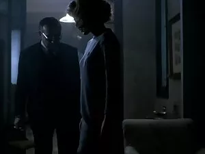 女性は彼らの小さなロッドを屈辱的に エロ ...