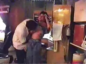 Camgirlはすべての位置で猫で自慰行 ...