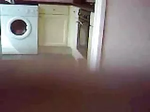 アマチュアのカップルは散歩のために行くと ...