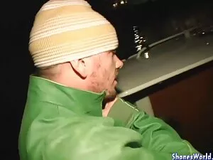 クリーミーな噴出にタイトな濡れた猫の指を ...