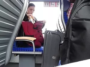 あなたのガールフレンドは老人と一人で残さ ...